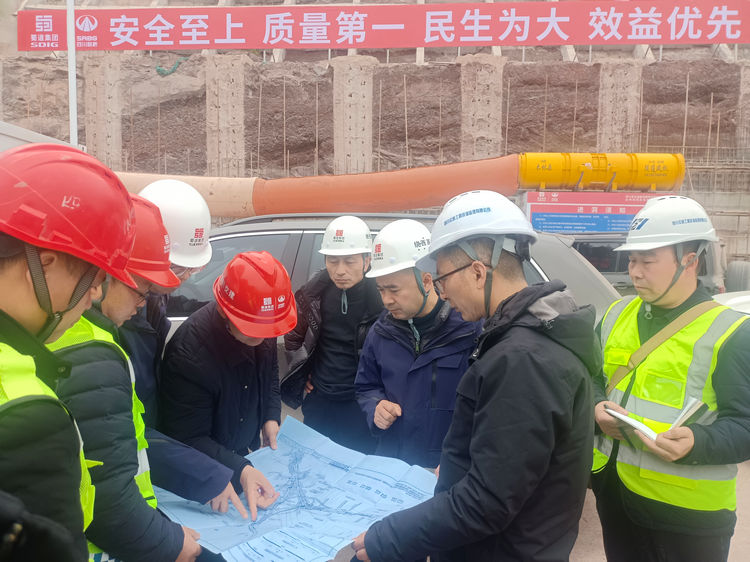 2025.02.21達(dá)陜公司黨委副書記、總經(jīng)理黃軍赴達(dá)州繞西高速項目開展復(fù)工復(fù)產(chǎn)安全生產(chǎn)專項檢查.jpg