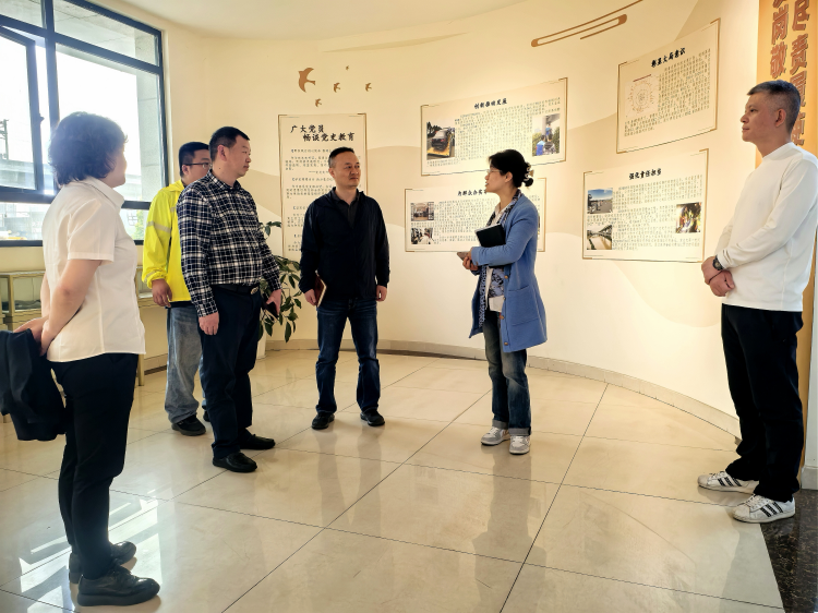 川西公司工會到繞西管理處開展“職工小家”流動紅旗考核評選工作2.png